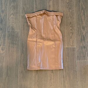 Chic Strapless Tan Dress